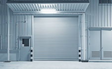 使用工業(yè)滑升門時應注意什么？